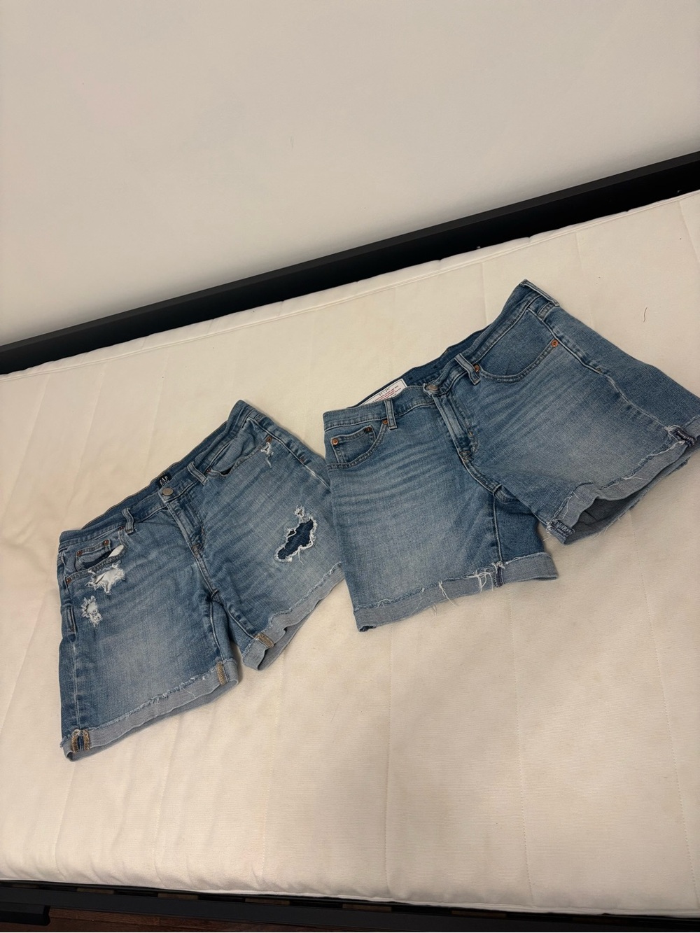GAP 2 PACK  Light Blue Distressed Denim Shorts